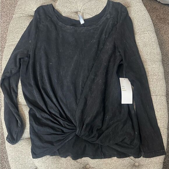 Mineral Wash Front Knot‎ Tee - Picture 7 of 13